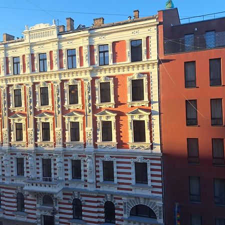 Golden Palms Apartment In The City Centre Riga Exterior photo